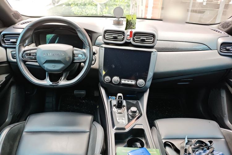 Used Lynk & Co 03 2022 1.5TD DCT JingPlus Center Console