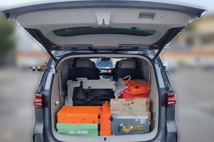 Used Roewe iMAX8 2021 400TGI Supreme Series Ultimate Edition Trunk