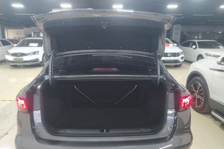 Used Geely Auto Emgrand 2026 Model 4th Generation 4 Millionth Anniversary Edition 1.5L CVT Overdrive Edition
