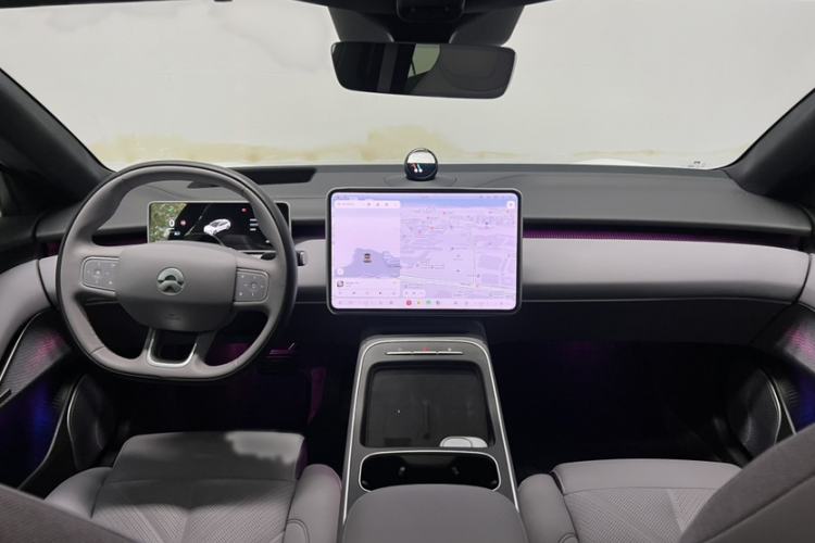 Used Nio ET5T 2025 75 kWh Touring Interior 4