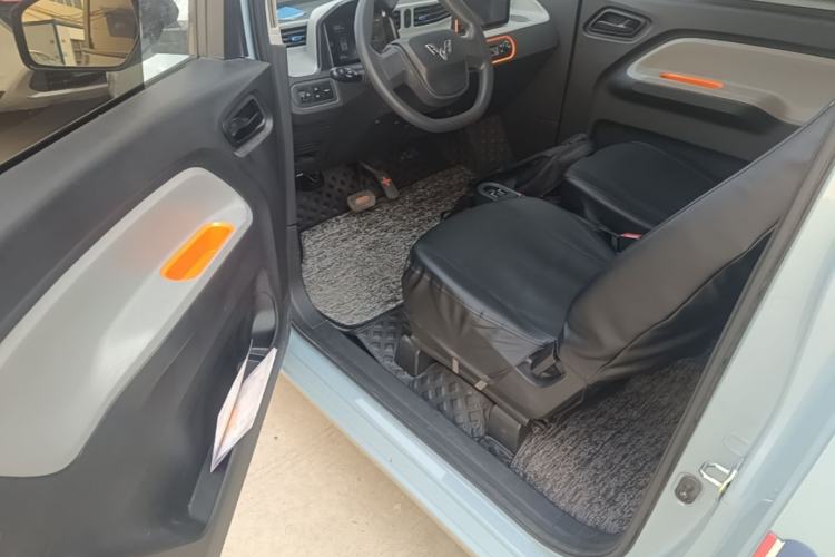 Used Wuling Hongguang MINIEV 2020 Enjoyment Model Lithium Iron Phosphate Driver Seat