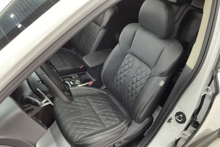 Used Mitsubishi Outlander 2021 2.4L 4x4 DynaDrive Edition 5 Seats Interior 8