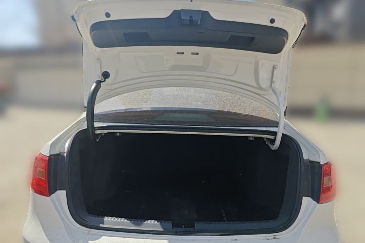 Used Volkswagen Sagitar 2013 1.4 TSI BlueMotion Edition Trunk