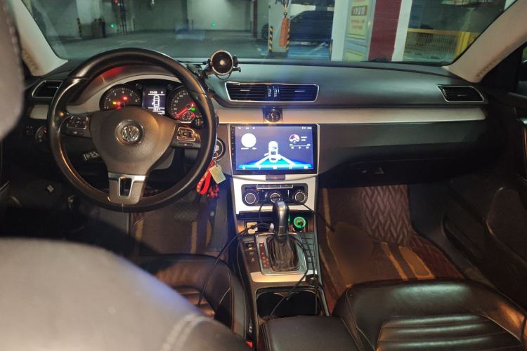 Used Volkswagen Magotan 2016 1.8TSI Smart Comfort Model Center Console