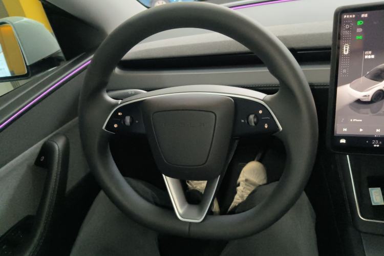 Used Tesla Model Y 2025 Rear-Wheel-Drive Version
