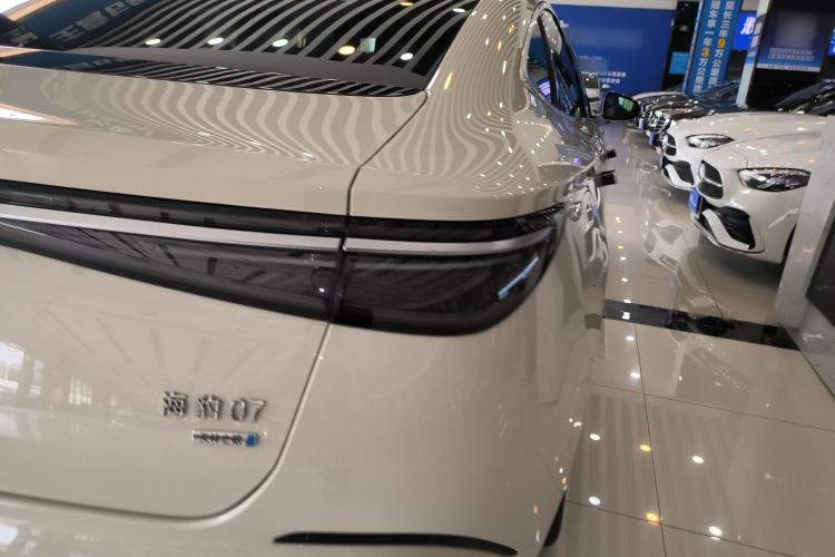 Used BYD Seal 07 DM-i 2025 DM-i 1.5T 125km Flagship Model Right Rear Taillight