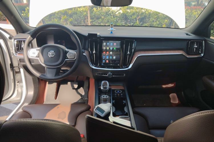 Used Volvo S60 2025 B4 Zhiyuan Luxury Edition
