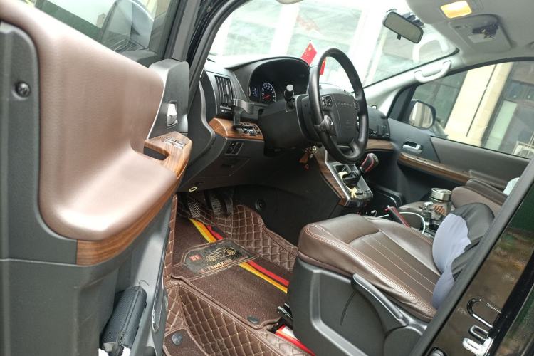 Used FORTHING Lingzhi PLUS 2022 Travel Edition 2.0L Manual Luxury Version 7 Seats