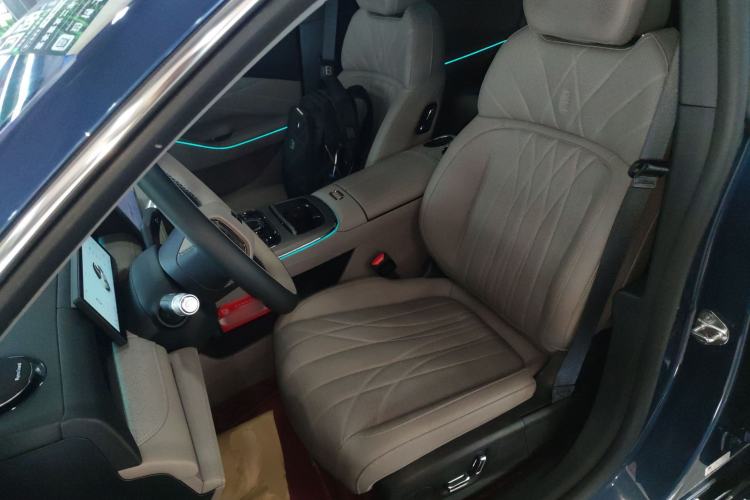 Used Geely Galaxy Galaxy 8 2025 130km EM-i Prestige Edition
