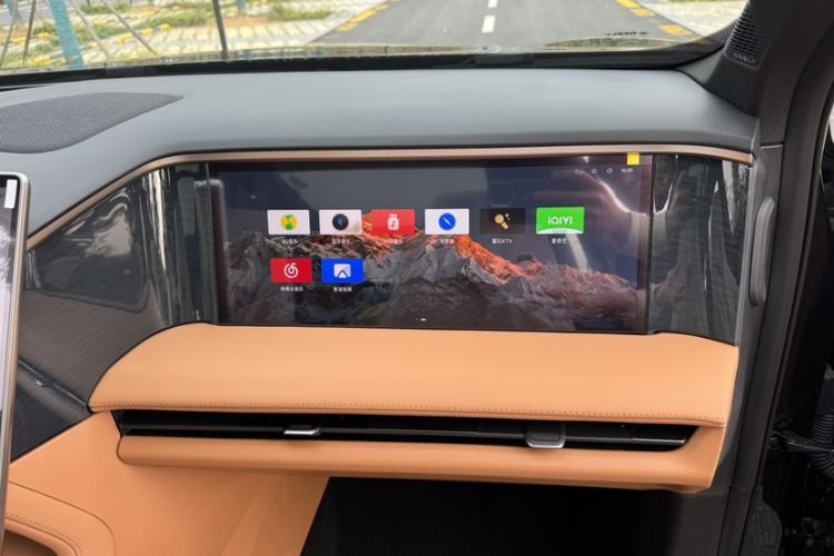 Used Geely Galaxy L7 2025 EM-i 115km Exploration Edition Interior 4