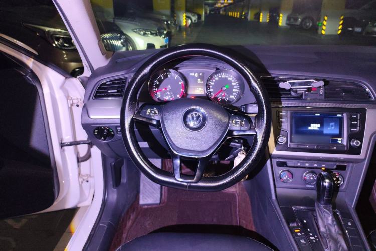 Used Volkswagen Lamando 2015 230TSI DSG Fashion Edition Steering Wheel