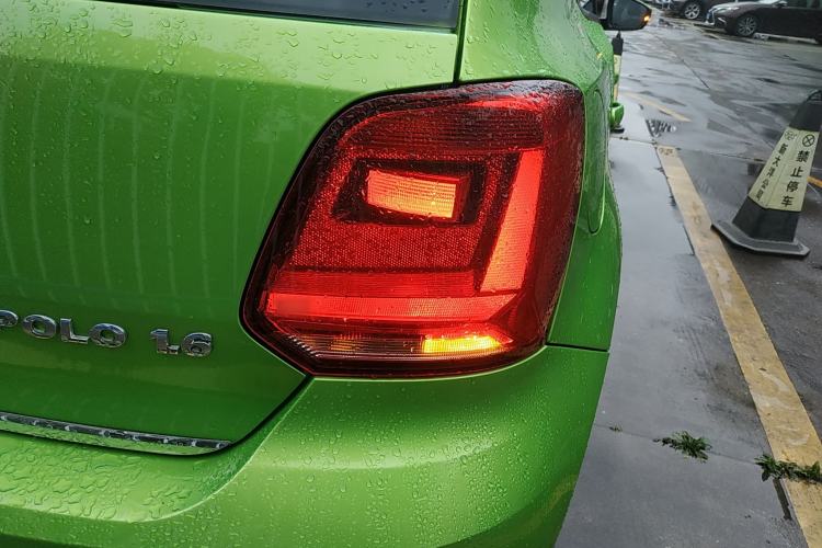 Used Volkswagen Polo 2014 1.6L Automatic Luxury Edition Exterior 3
