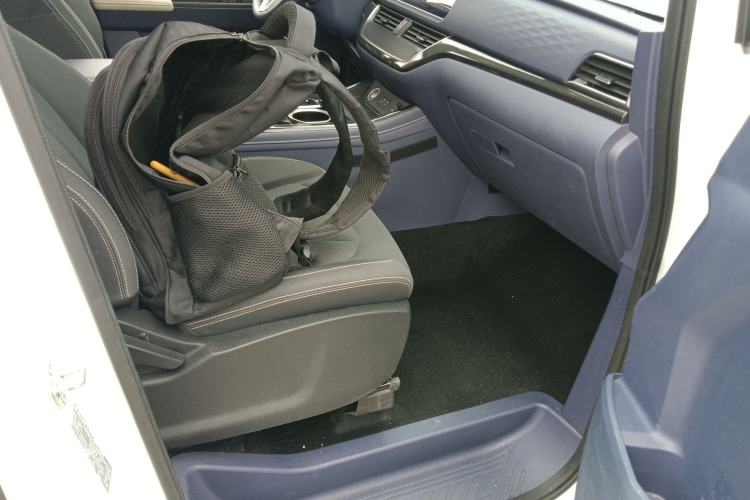 Used BAW Ruisheng Ace M7 2023 2.0L Automatic Long Wheelbase Enjoyment Version 7 Seats Right Front Seat