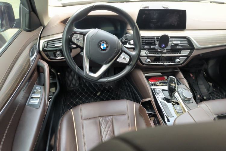 Used BMW 5 Series New Energy 2020 Mileage Upgrade Version 530Le Luxury Package Steering Wheel