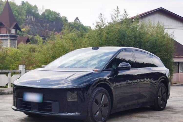 Used Li Auto i6 2025 Model Two-Wheel-Drive Standard Type