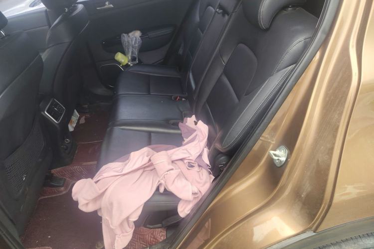 Used Kia KX5 2016 2.0L Automatic 2WD Premium Interior 4