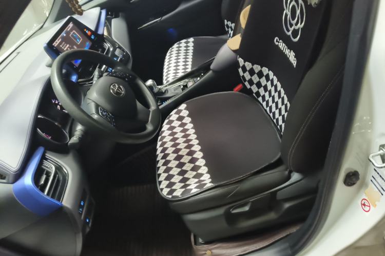 Used Toyota C-HR 2018 2.0L Leading with Sunroof China VI Standard
