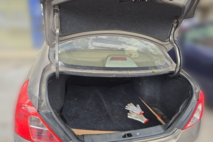 Used Nissan Sunny 2011 1.5XV Manual Luxury Edition Trunk