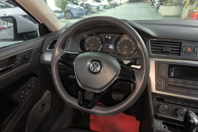 Used Volkswagen Lamando 2015 230TSI DSG Fashion Edition
