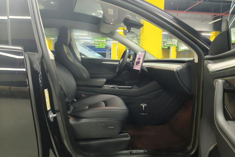 Used Tesla Model Y 2023 Rear-Wheel-Drive Version