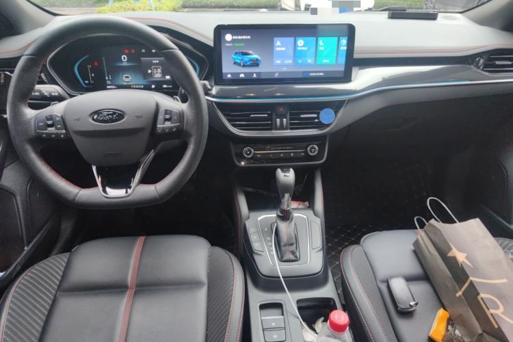 Used Ford Focus 2022 Hatchback EcoBoost 180 Automatic ST Line Center Console