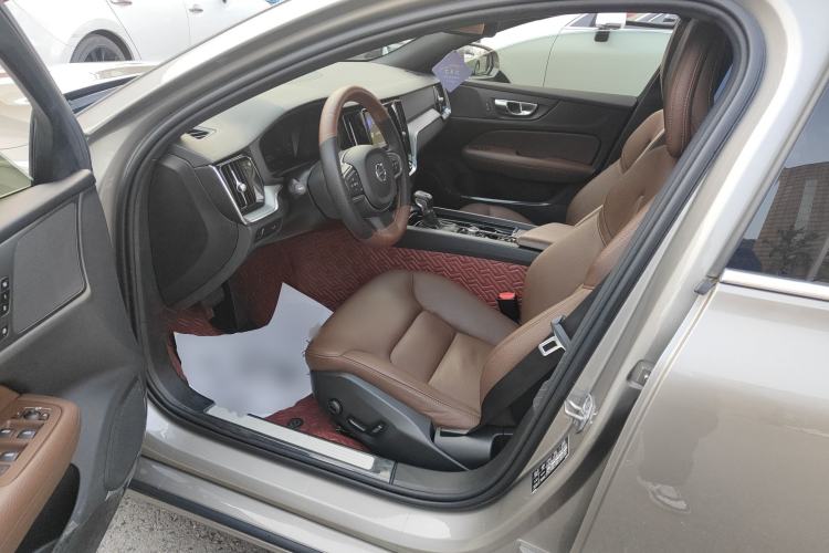 Used Volvo S60 2020 T4 Zhiyi Luxury Edition