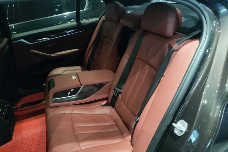 Used BMW 5 Series 2018 Restyled 530Li Leading Edition M Sport Package
