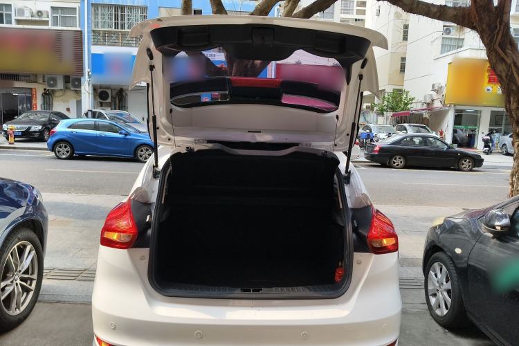 Used Ford Focus 2017 Hatchback 1.6L Automatic Fashion Edition Smart Drive Version Trunk