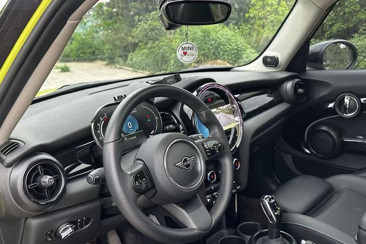 Used MINI 2022 Updated 1.5T COOPER Classic Edition Five-Door Version