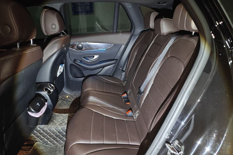 Used Mercedes-Benz GLC 2018 Facelift GLC 260 4MATIC Luxury Edition
