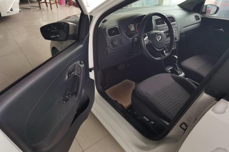 Used Volkswagen Polo 2016 1.6L Automatic Comfort Model Driver Seat