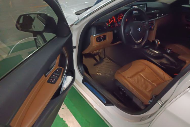 Used BMW 3 Series 2013 Facelift 320Li Fashion Design Package
