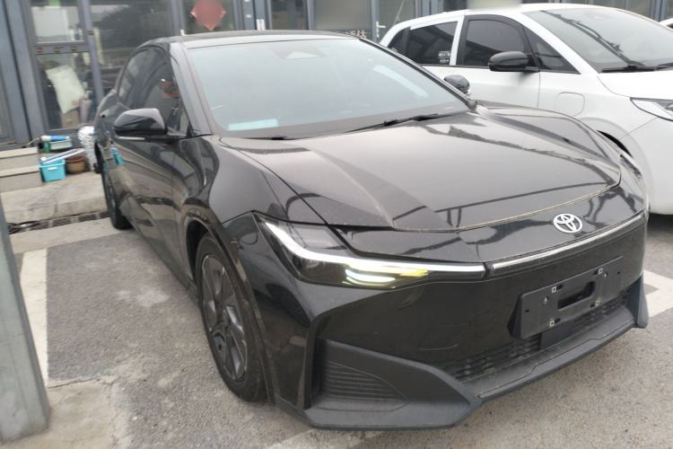 Used Toyota bZ3 2023 517 km Elite PRO Front Right 45 Deg