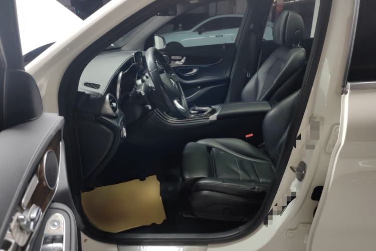 Used Mercedes-Benz GLC 2019 Facelift GLC 260 L 4MATIC Luxury Model
