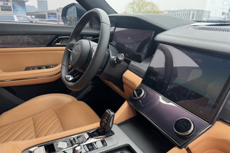 Used Lynk & Co 09 2021 2.0T Halo Six-Seater