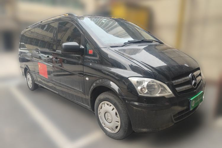 Used Mercedes-Benz Vito 2011 2.5L 7-seater executive version Front Right 45 Deg