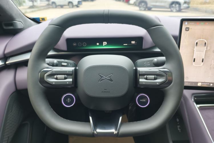 Used XPeng P7 2025 Model—702 Long Range Ultra Steering Wheel