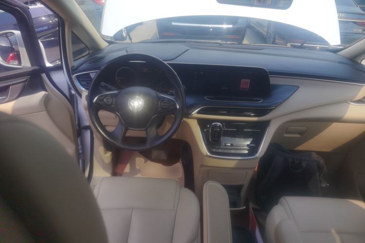 Used Buick GL8 2022 ES Landtrek 653T Luxury Edition