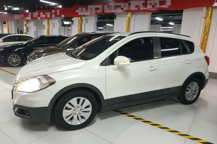 Used Suzuki S-Cross 2015 1.6L CVT Two-Wheel Drive Entry-Level Trim