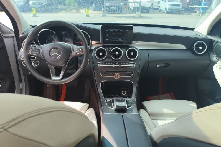 Used Mercedes-Benz C-Class 2016 C 200 L 4MATIC Sport Edition Center Console