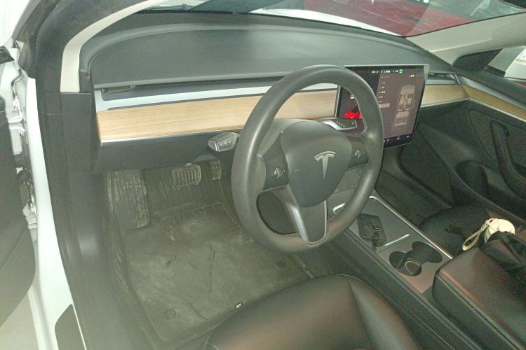 Used Tesla Model 3 2022 Rear-Wheel-Drive Version Center Console