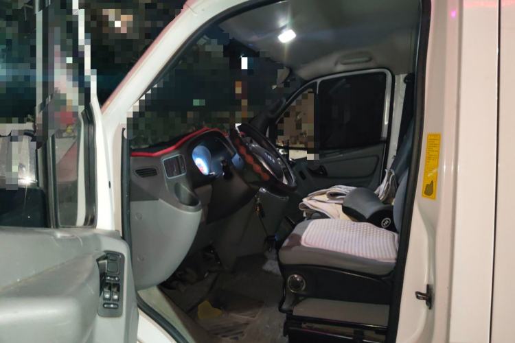 Used Foton Toano 2023 2.0T Manual Urban Version Short Wheelbase Low Roof with Single Rear Tire Available in 5/6/9-Seater Configurations