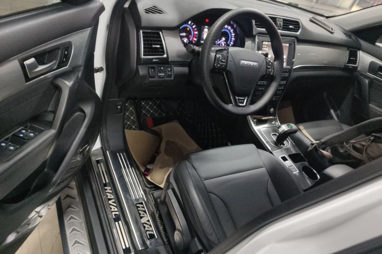 Used Haval H2 2018 1.5T Dual-Clutch Two-Wheel Drive Fashion Model China VI Standard
