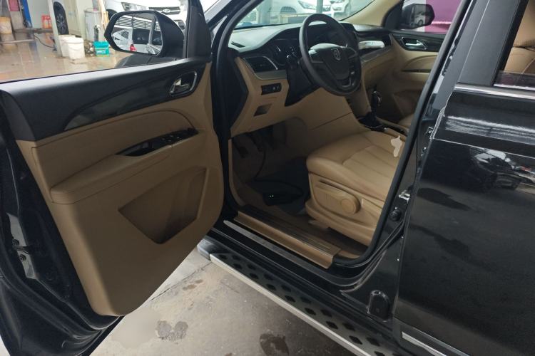 Used Baojun 730 2016 1.5T Manual Comfort Version 7 Seats