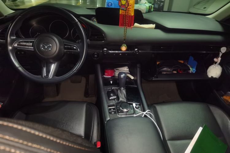 Used Mazda 3 Axela 2021 2.0L Automatic Zhiya Edition Center Console