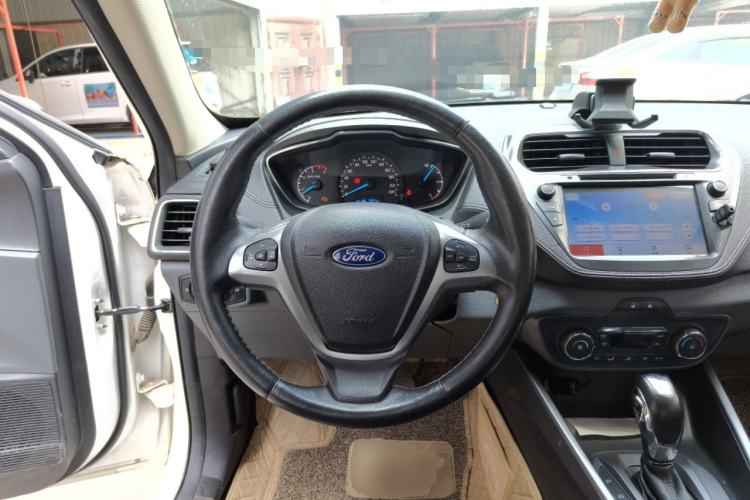 Used Ford Escort 2015 1.5L Automatic Fashion Model
