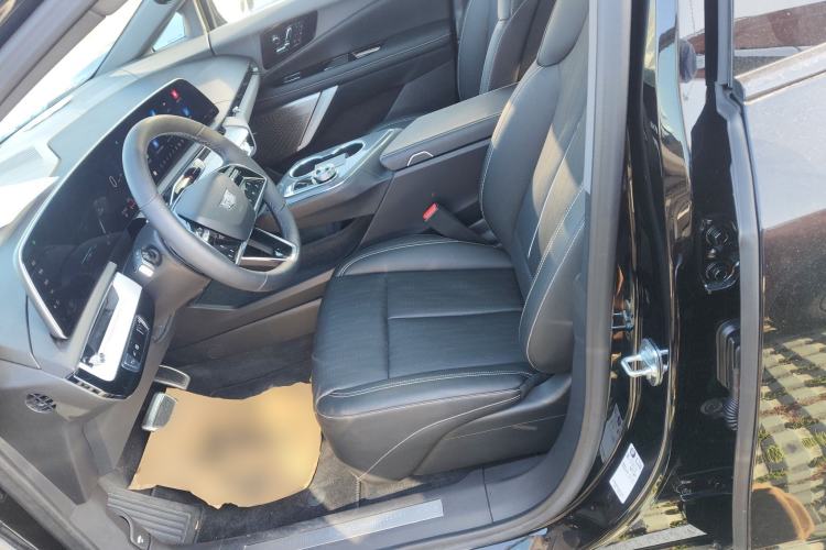 Used Cadillac OPTIQ 2024 Standard Range Version