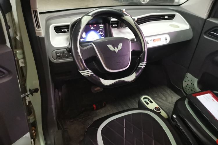 Used Wuling Hongguang MINIEV 2021 Macaron Premium Model – Lithium Iron Phosphate Center Console