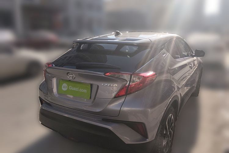 Used Toyota IZOA 2018 2.0L Yichi Version China VI Standard
