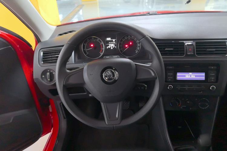 Used Skoda Rapid Spaceback 2016 Revised Version 1.4L Manual Front-Drive Edition